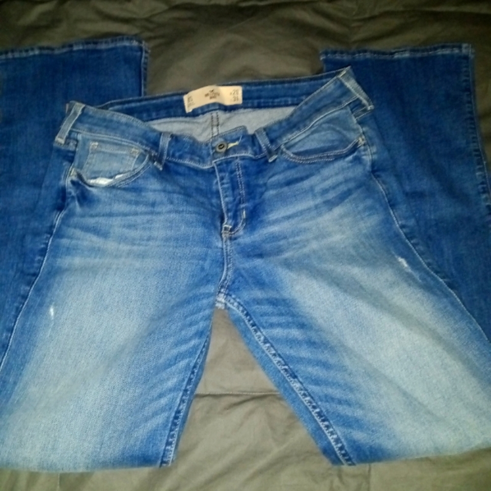 HOLLISTER
